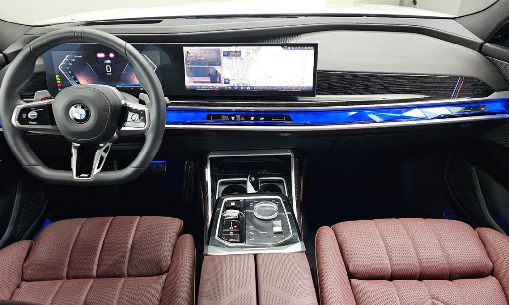 BMW 7-Series 740i xDrive M Sport, 2025