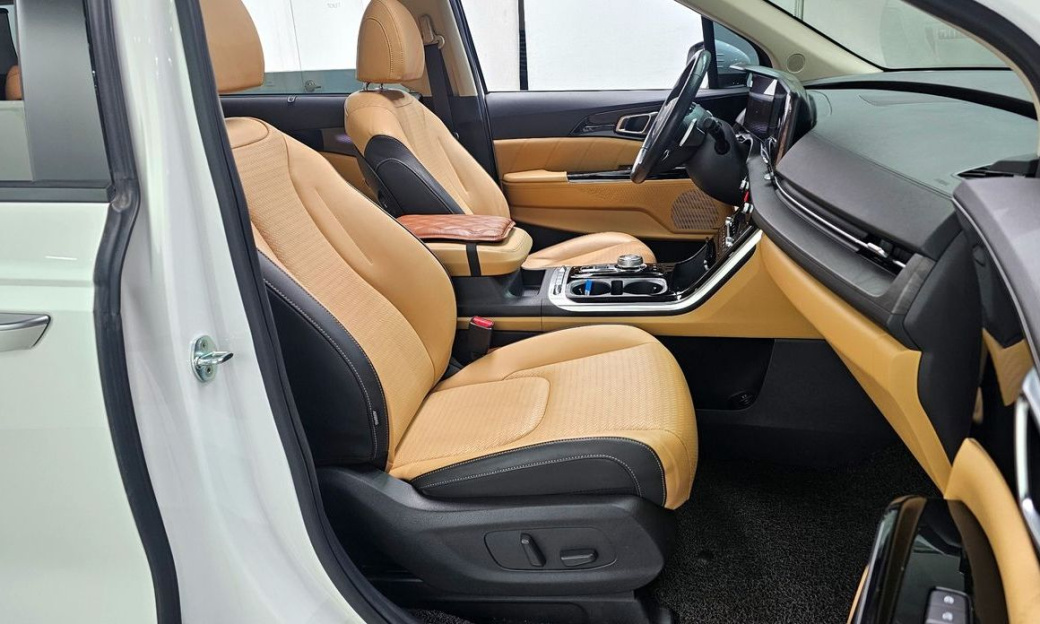 Kia Carnival 7-Seater Signature, 2022