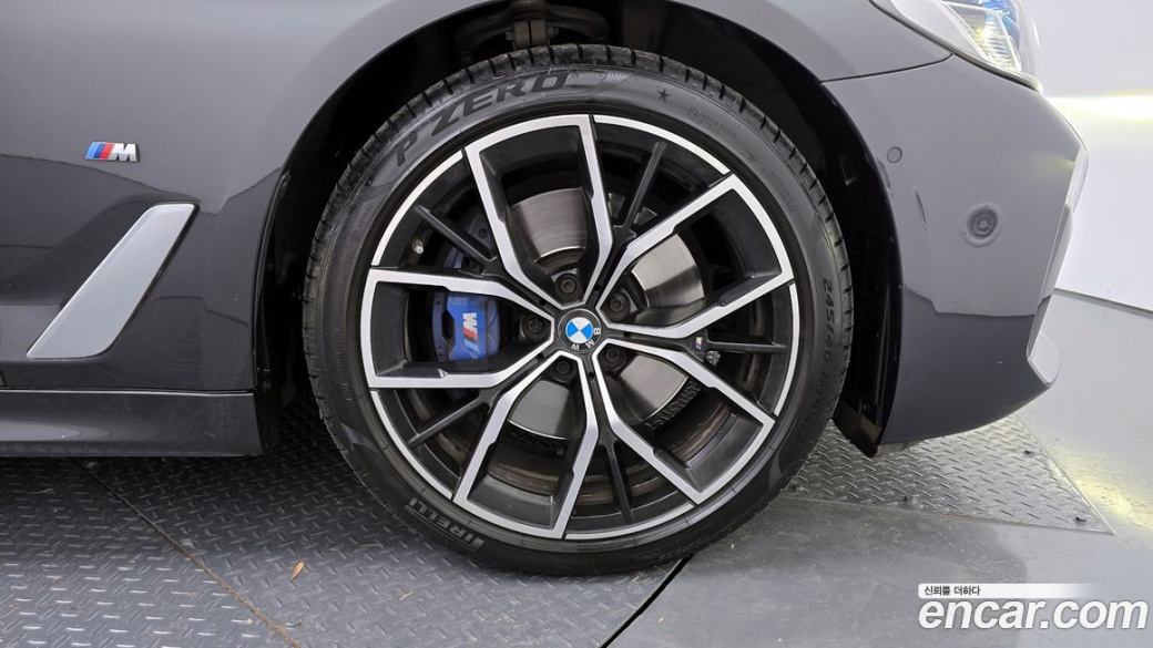 BMW 5-Series 530i xDrive M Sport Package, 2023