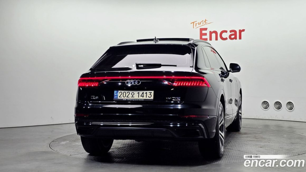 Audi Q8 55 TFSI Quattro Premium, 2023