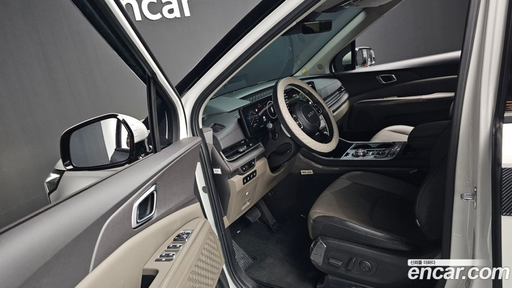 Kia Carnival 9-Seater Noblesse, 2024
