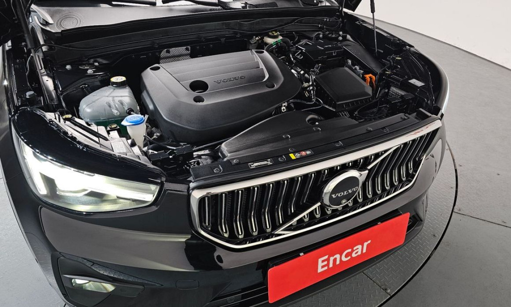 Volvo XC40 B4 Ultra Bright, 2025
