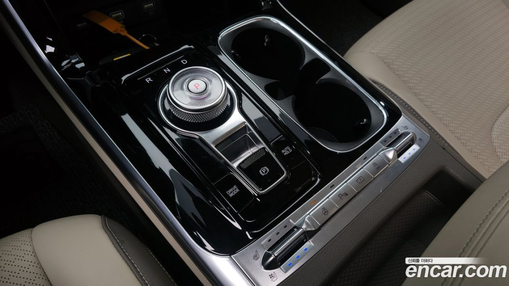 Kia Carnival 7-Seater Signature, 2023