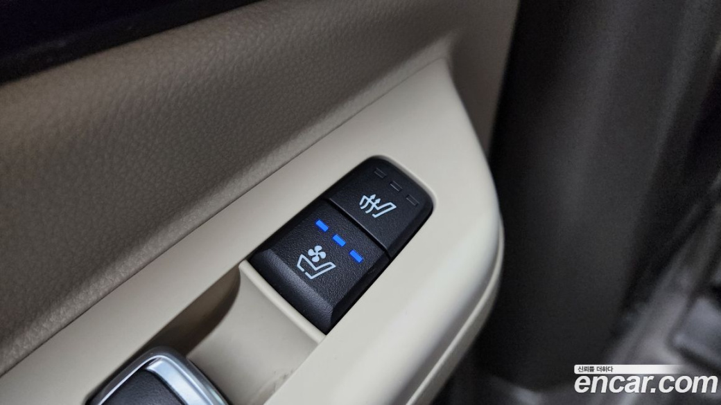 Kia Carnival 7-Seater Gravity, 2024