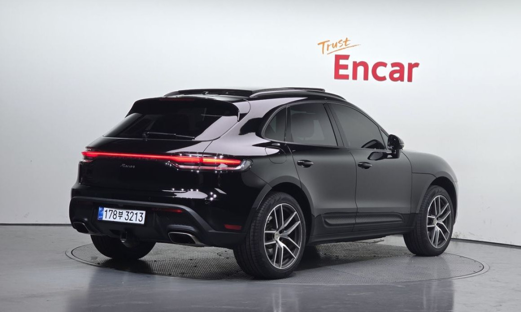 Porsche Macan 2.0, 2024