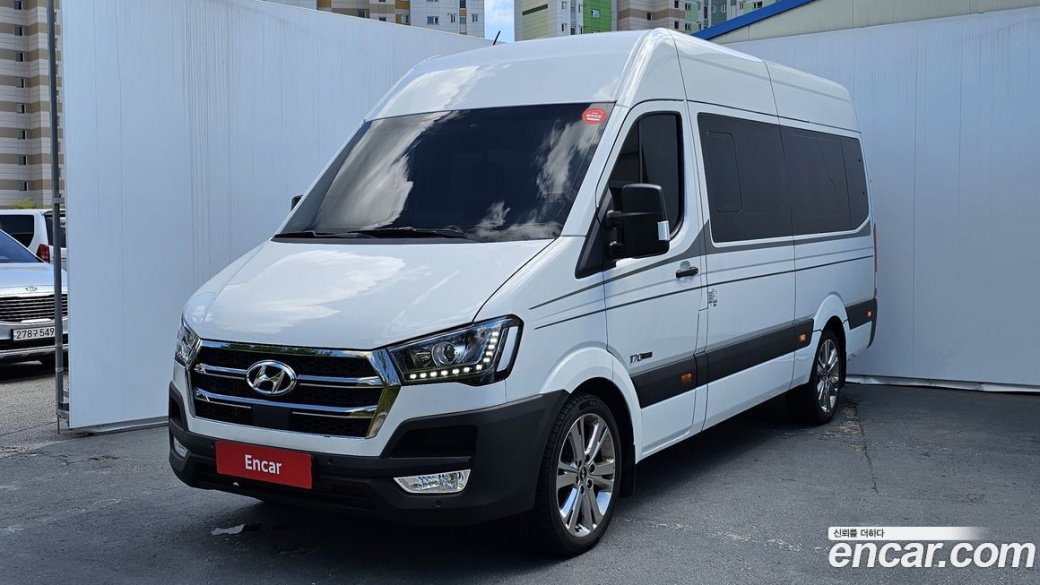 Hyundai Solati 15-seater, 2024
