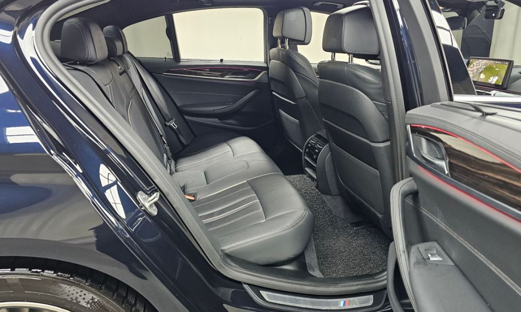 BMW 5-Series 520i M Sport, 2022