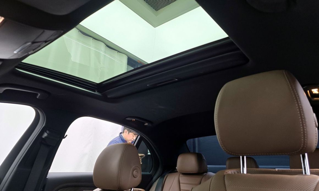 Mercedes-Benz E-Class E350 4MATIC Exclusive, 2023