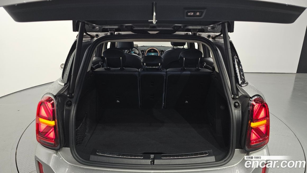 Mini Countryman ALL4 Classic Launch Pack, 2023
