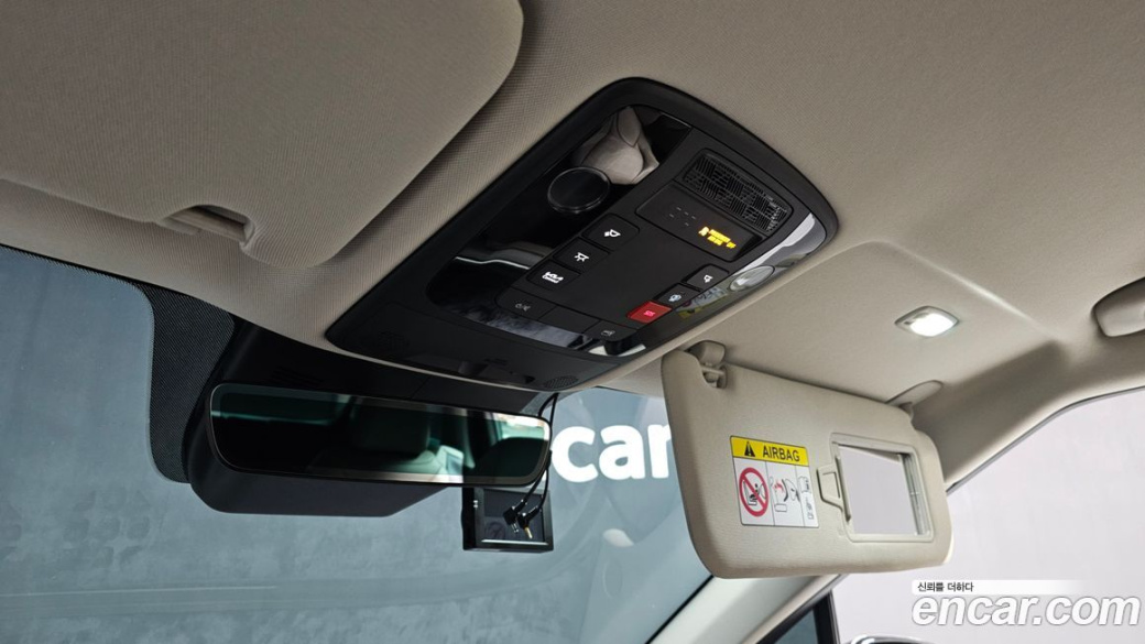 Kia Carnival 7-Seater Outdoor, 2025