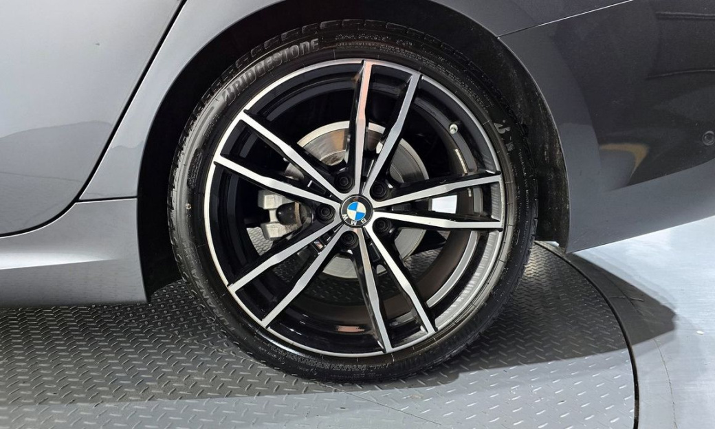 BMW 3-Series 320i M Sport, 2022
