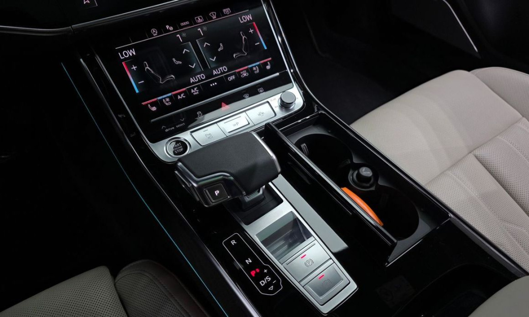 Audi A8 55 TFSI Quattro Premium LWB, 2023