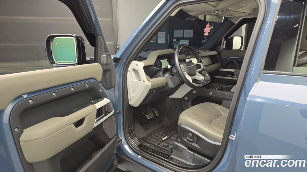 Land Rover Defender 110 D250 SE, 2022