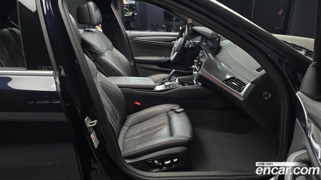 BMW 5-Series 520i M Sport, 2023