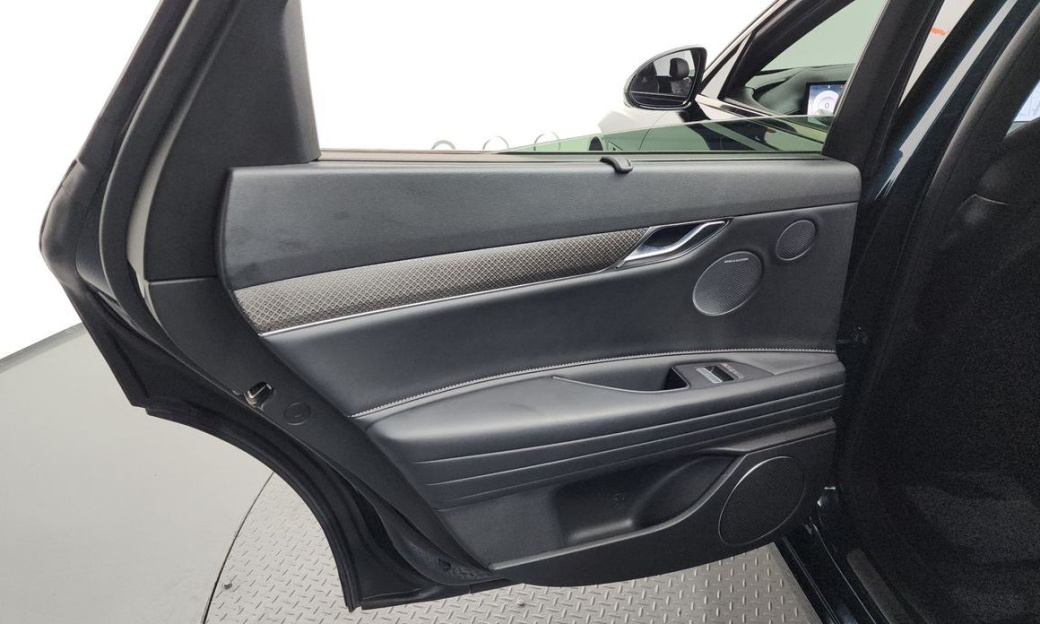 Genesis G80 Gasoline 2.5 Turbo AWD, 2025