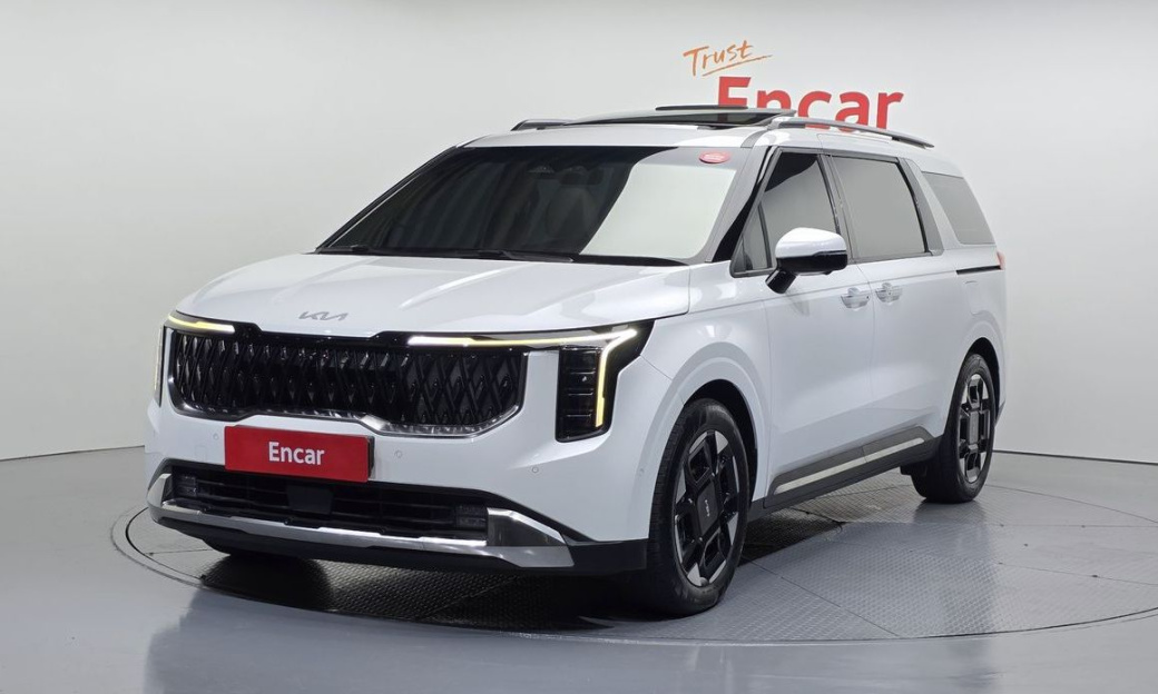 Kia Carnival 7-Seater Signature, 2024