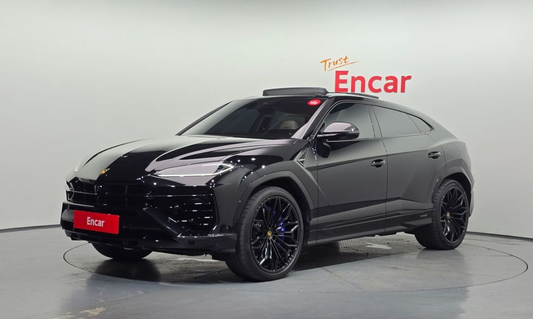 Lamborghini Urus 4.0 V8 SE, 2025