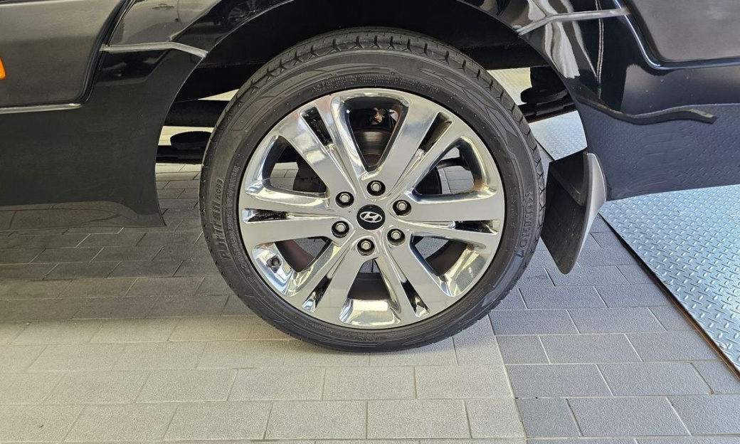 Hyundai Solati 15-seater, 2022