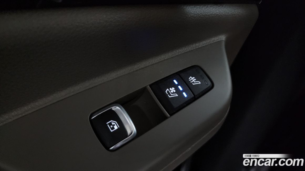 Kia Carnival 7-Seater Signature, 2024