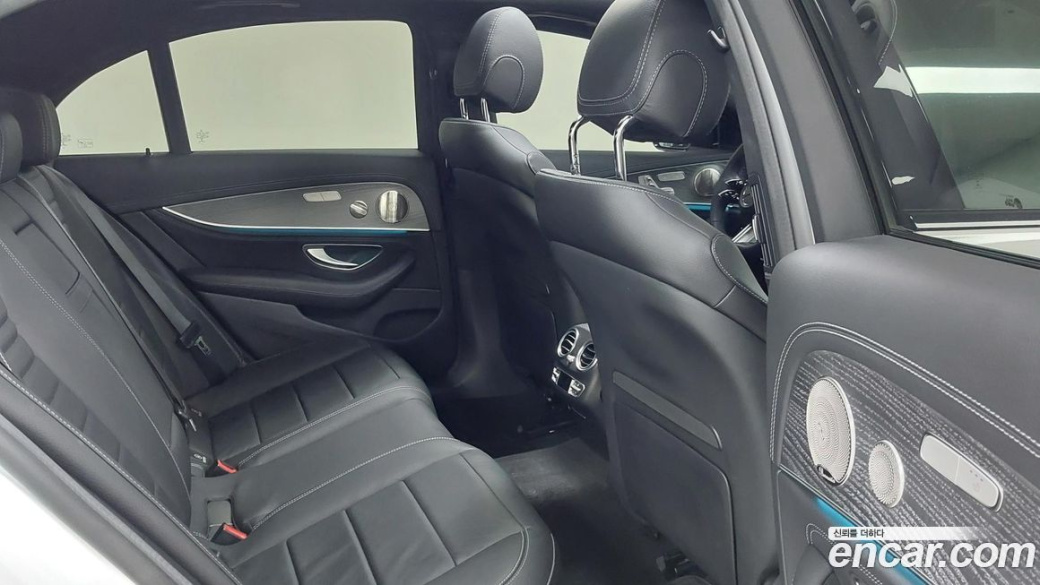 Mercedes-Benz E-Class E350 4MATIC AMG Line, 2023