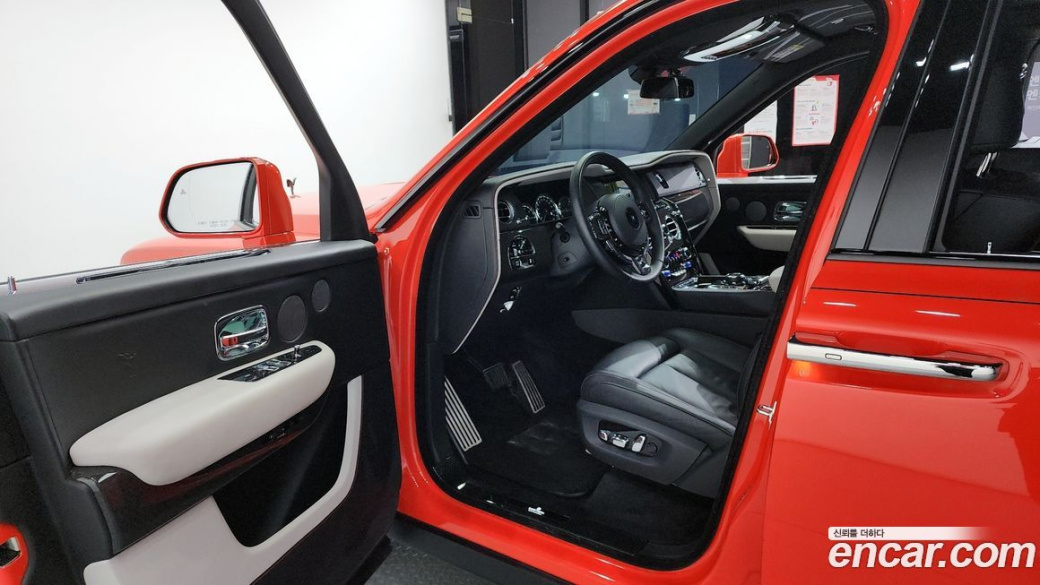 Rolls-Royce Cullinan 6.7 V12 Black Badge, 2023