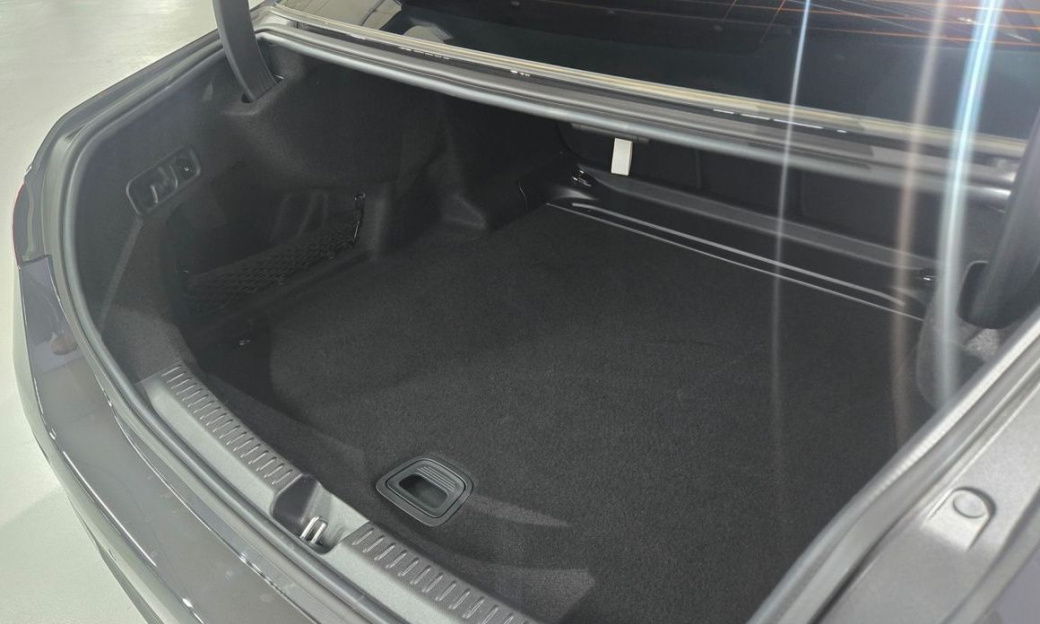Mercedes-Benz E-Class E200 Avantgarde, 2025