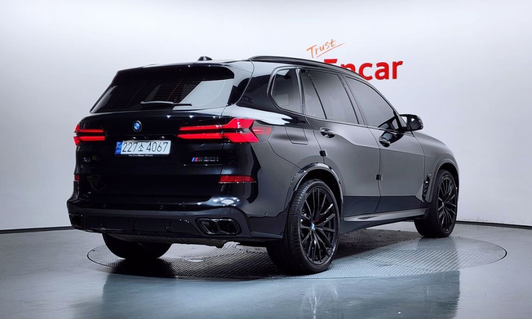 BMW X5 M60i, 2024