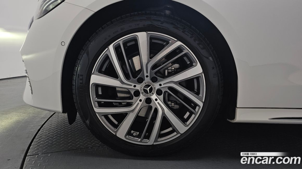 Mercedes-Benz E-Class E220d 4MATIC Exclusive, 2024