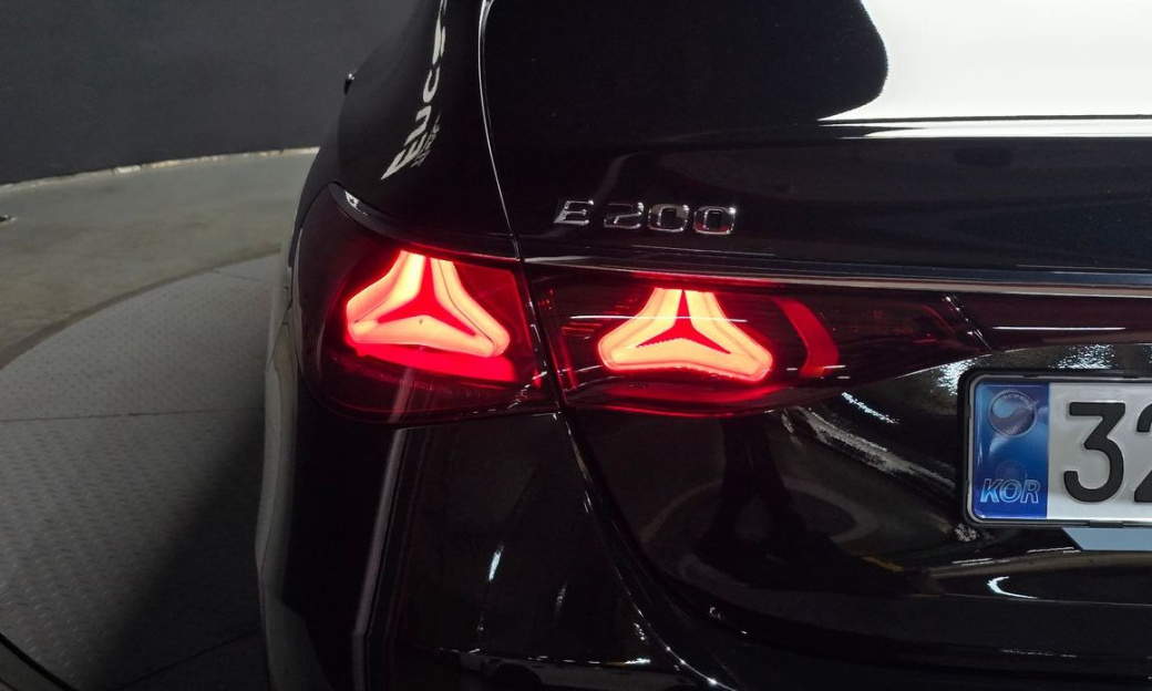 Mercedes-Benz E-Class E200 Avantgarde, 2025
