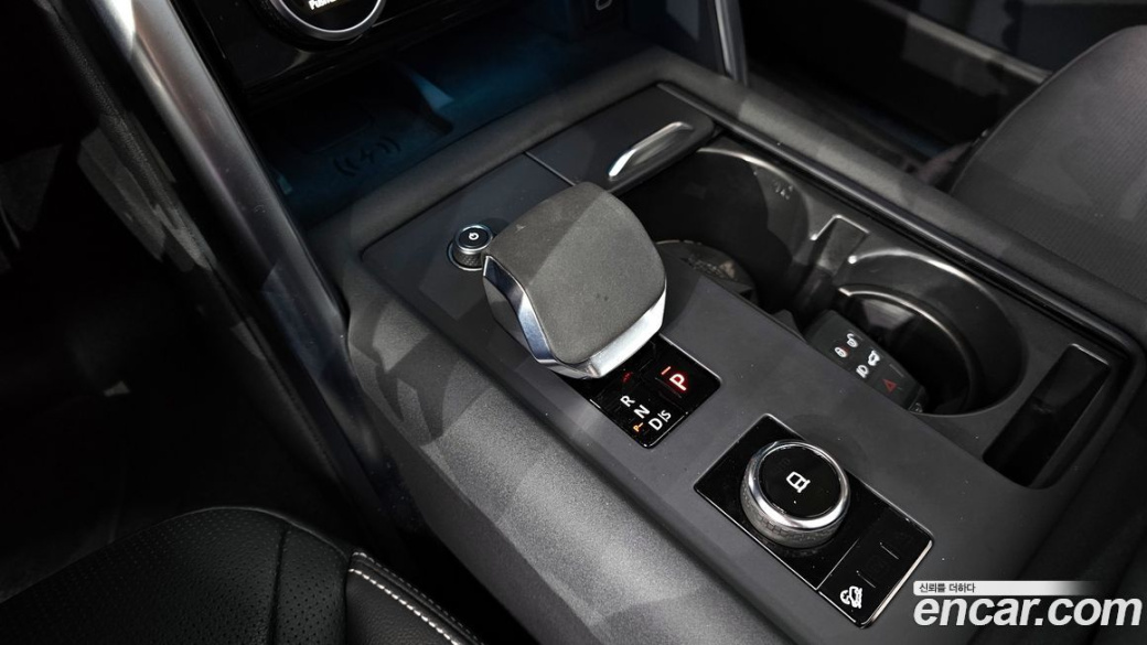 Land Rover Discovery 2.0 P300 SE, 2023