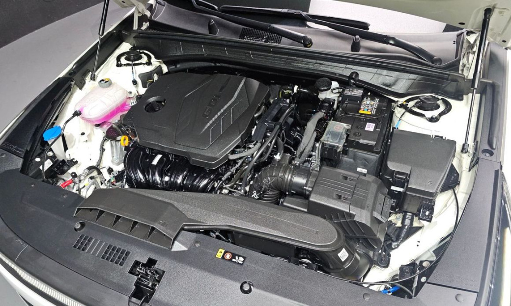 Kia K8 2.5 Gasoline 2WD, 2025