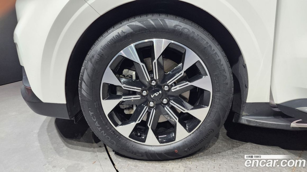 Kia Carnival 9-Seater Signature, 2023
