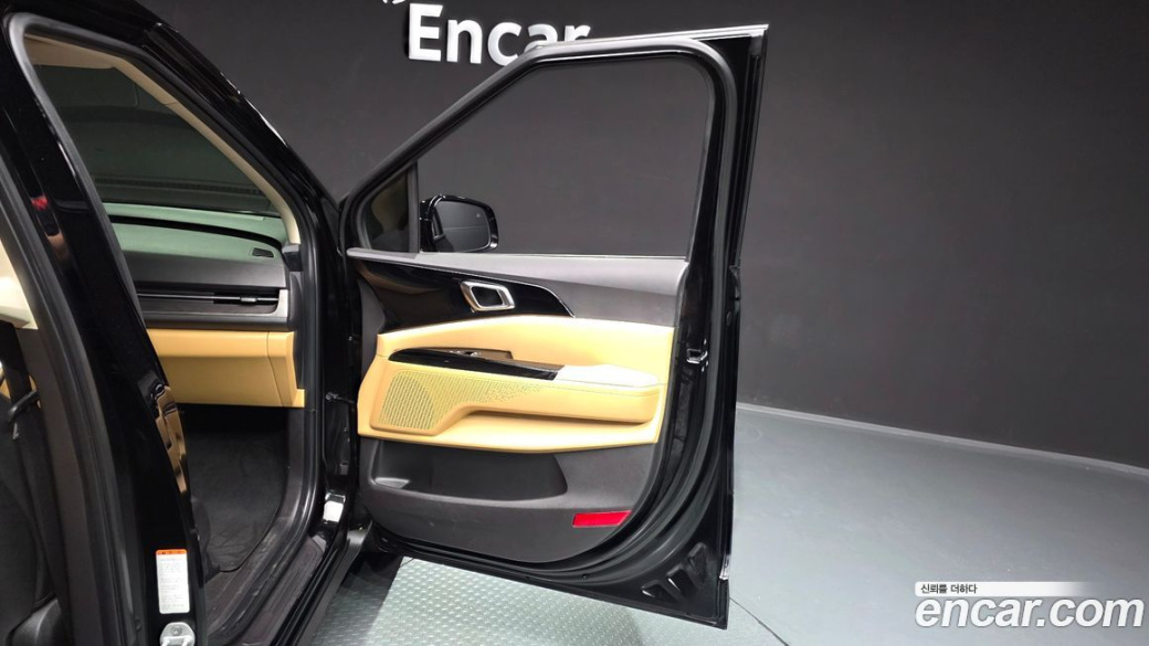 Kia Carnival 9-Seater Noblesse, 2023