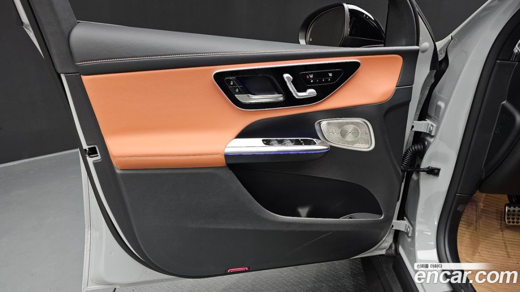 Mercedes-Benz GLC-Class GLC300 4MATIC AMG Line, 2026