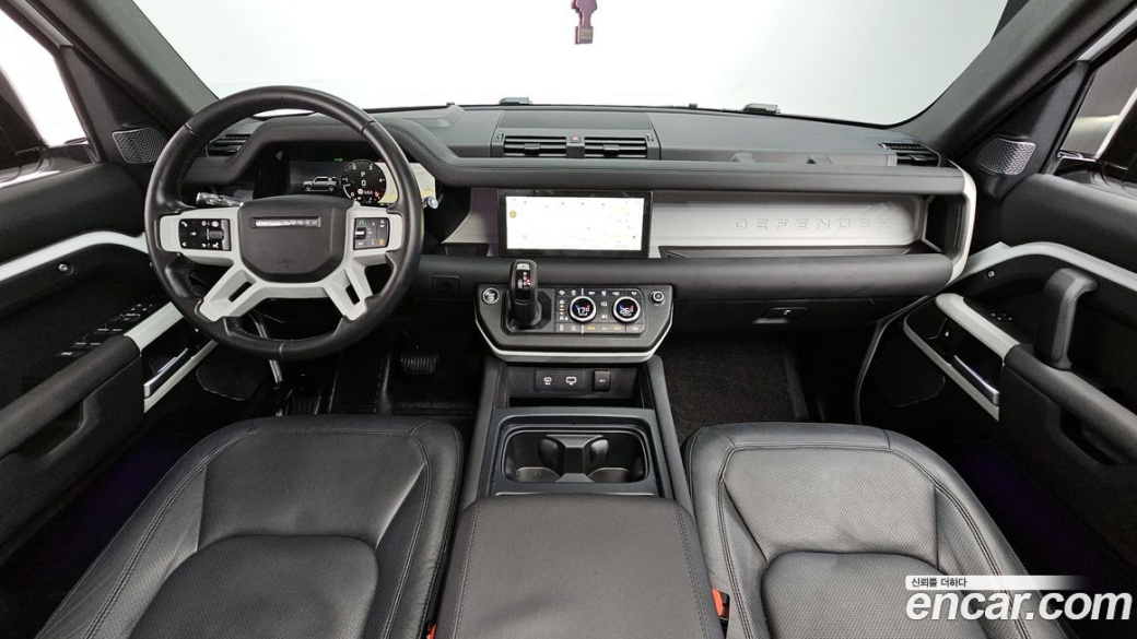 Land Rover Defender 110 D250 SE, 2024