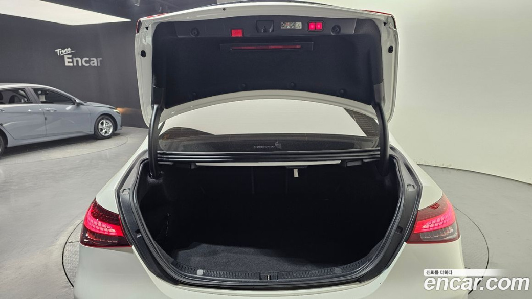 Mercedes-Benz E-Class E250 AMG Line, 2023