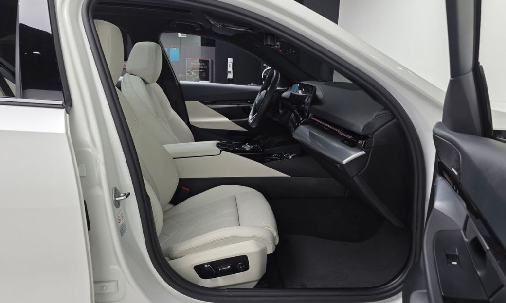 BMW 5-Series 520i M Sport, 2024