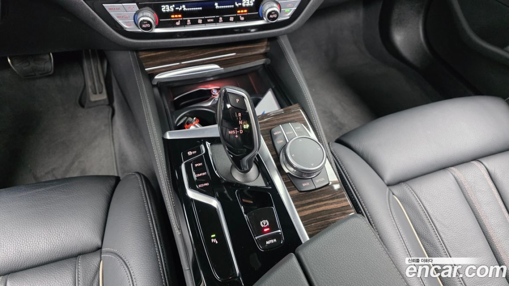 BMW 5-Series 520i M Sport, 2022