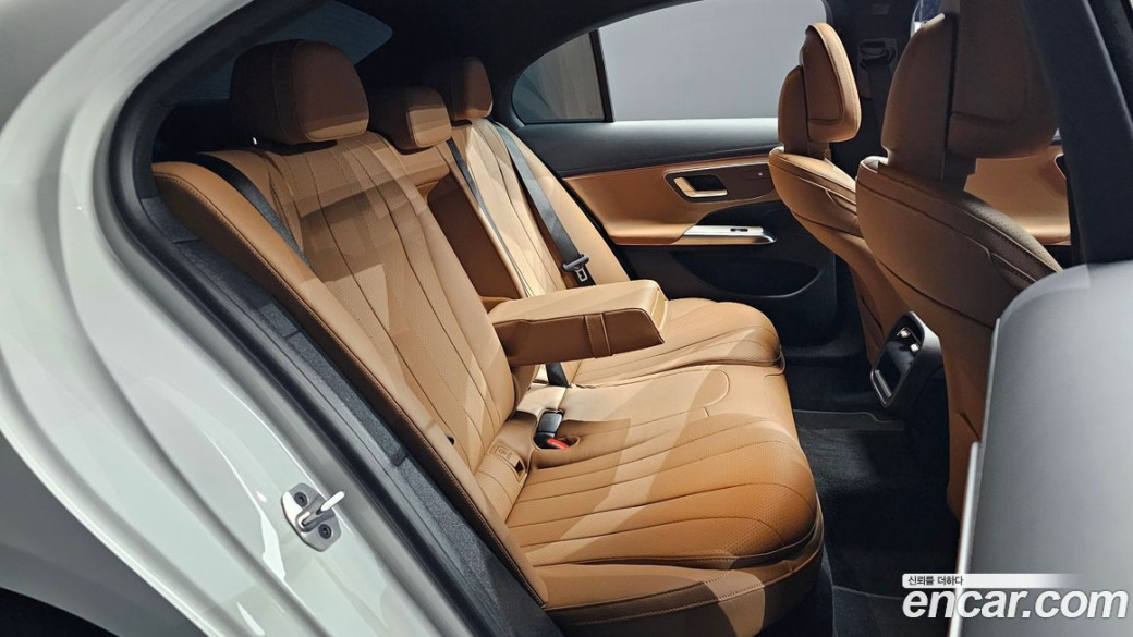 Mercedes-Benz E-Class E200 Avantgarde, 2025