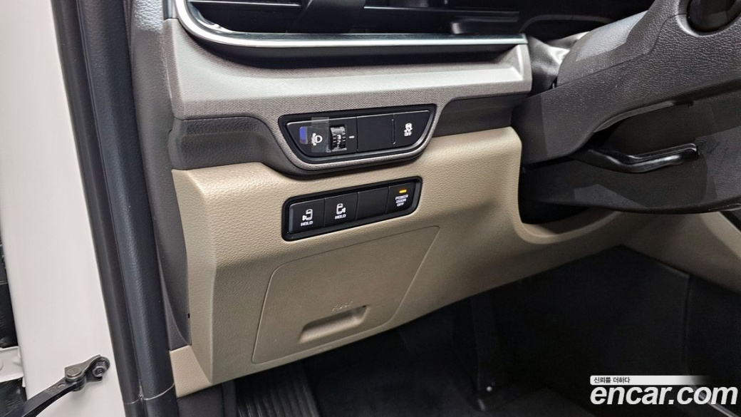 Kia Carnival 9-Seater Prestige, 2025