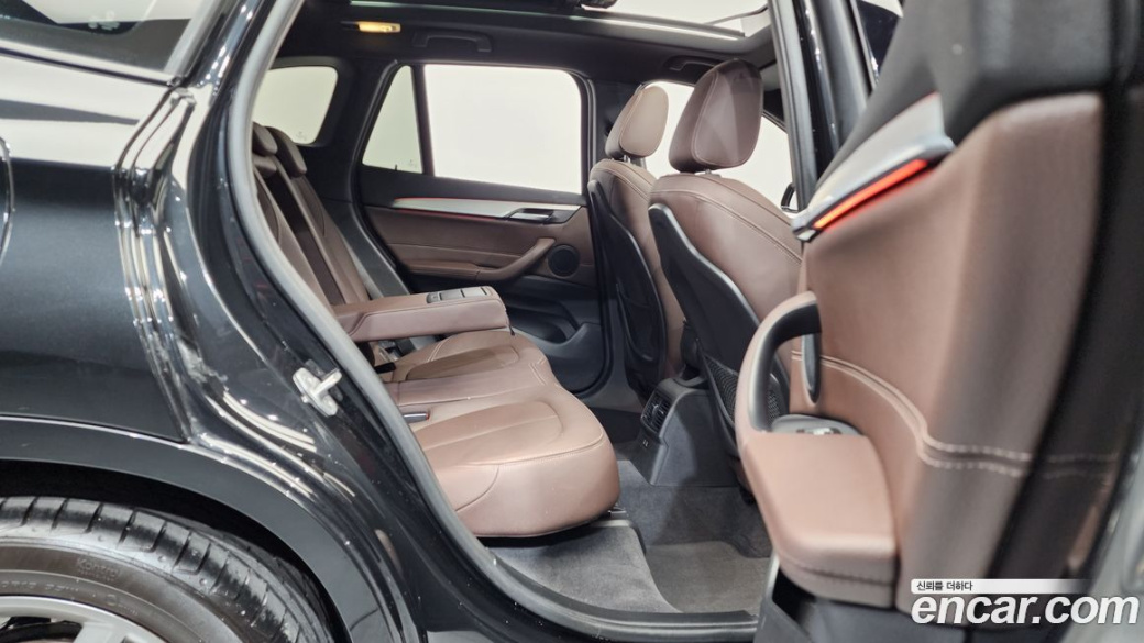 BMW X1 xDrive 20i M Sport, 2022