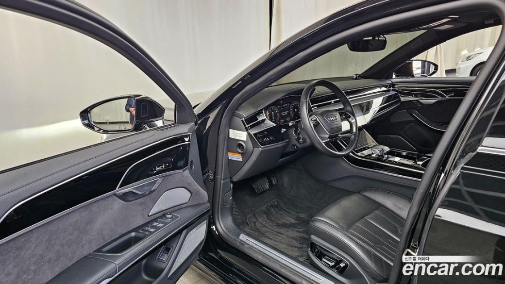 Audi A8 55 TFSI Quattro LWB, 2021