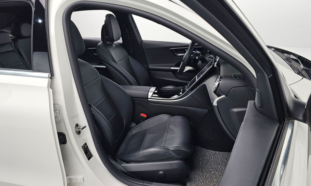 Mercedes-Benz C-Class C200 4MATIC Avantgarde, 2022