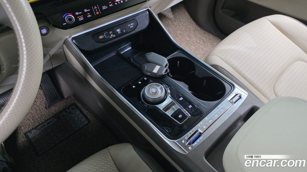 Kia Carnival 9-Seater Signature, 2024