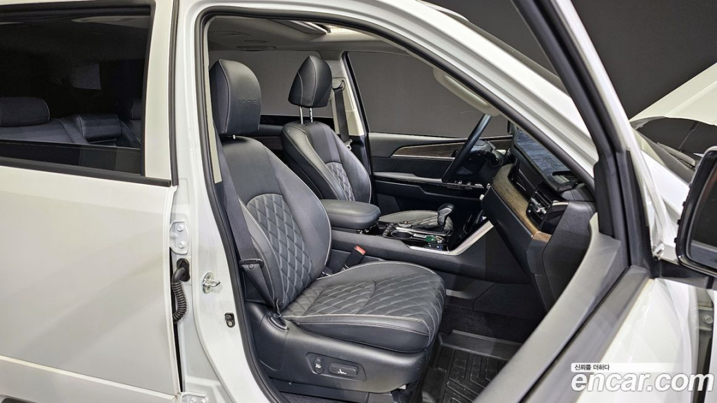 Kia Mohave Diesel 3.0 4WD 7-Seater, 2022