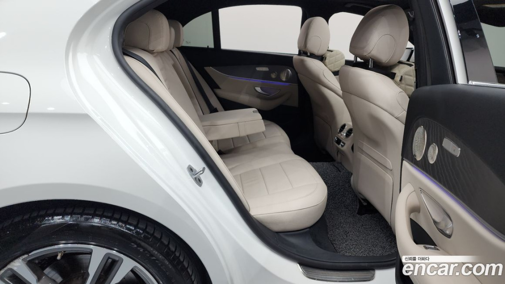 Mercedes-Benz E-Class E350 4MATIC Avantgarde, 2022