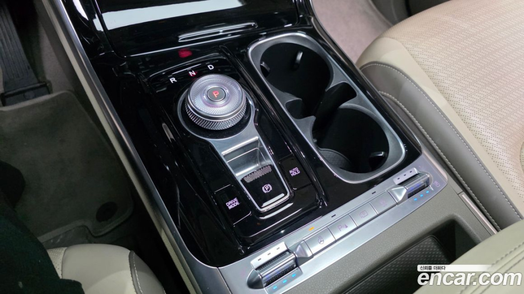 Kia Carnival 7-Seater Signature, 2023