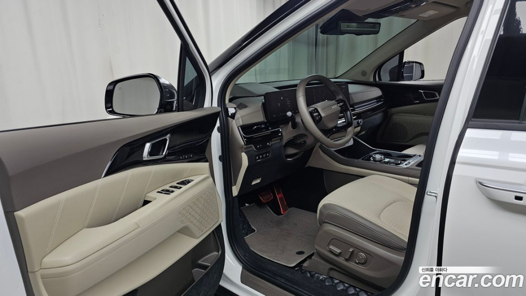 Kia Carnival 7-Seater Gravity, 2025