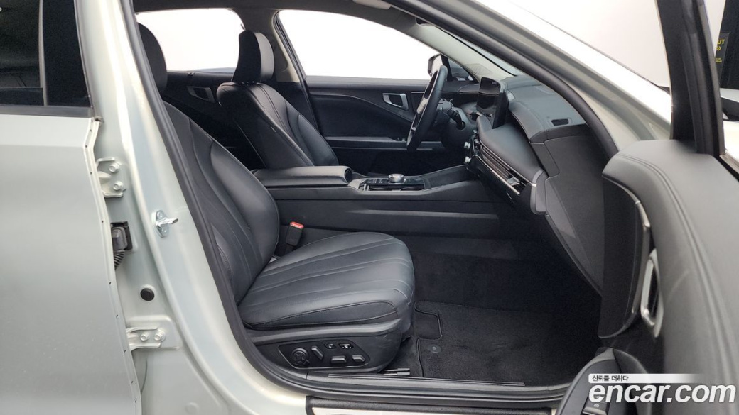 Kia K8 2.5 Gasoline 2WD, 2025
