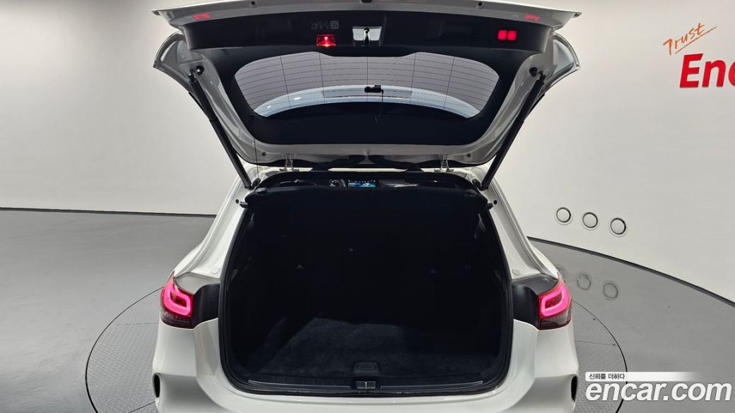 Mercedes-Benz GLA-Class GLA250 4MATIC, 2023